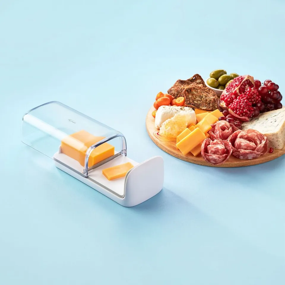 chef-n-slice-n-store-contenitore-portaformaggio-con-affettino-integrato image 1