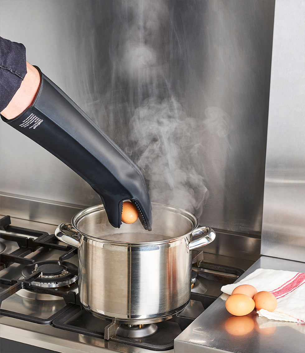 mastrad-pro-guanto-da-forno-lungo-in-silicone-17-43-cm-anti-scottatura-fino-a-66 image 2